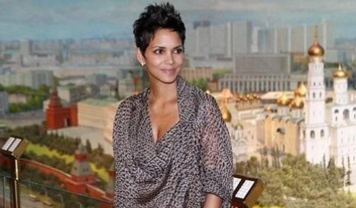 Halle Berry: 8 settimane senza lavarsi