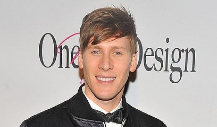 Dustin Lance Black scriverà un miniserie per Leonardo DiCaprio