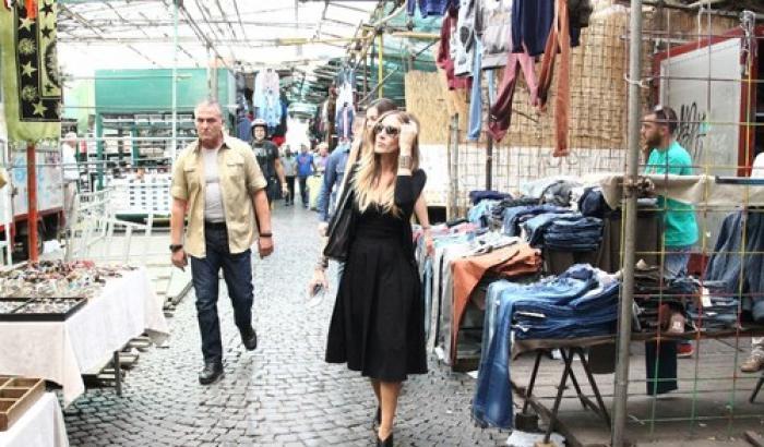 Roma, Sarah Jessica Parker al mercato di via Sannio