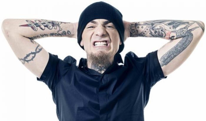 J-Ax si prende la vetta della hit parade