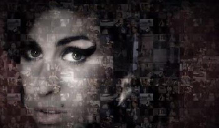 Inedita, familiare, intima: ecco il film su Amy Winehouse