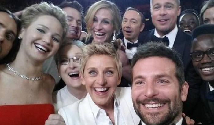 Cannes, niente selfie sul red carpet: ridicoli e grotteschi