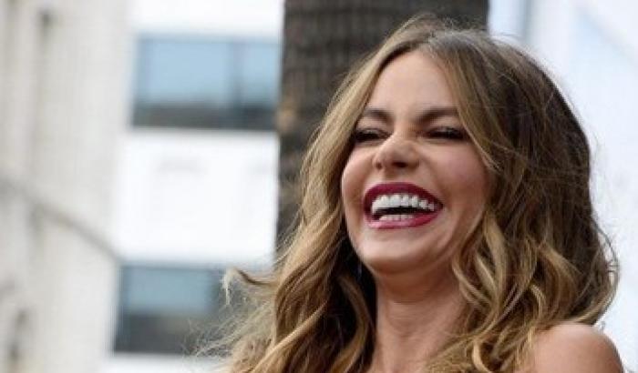 Sofia Vergara brilla sulla Walk of fame