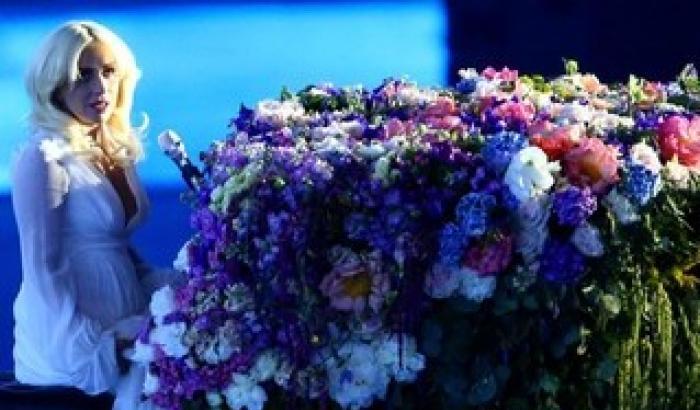 Lady Gaga canta Imagine all'apertura dei Giochi Europei di Baku 2015