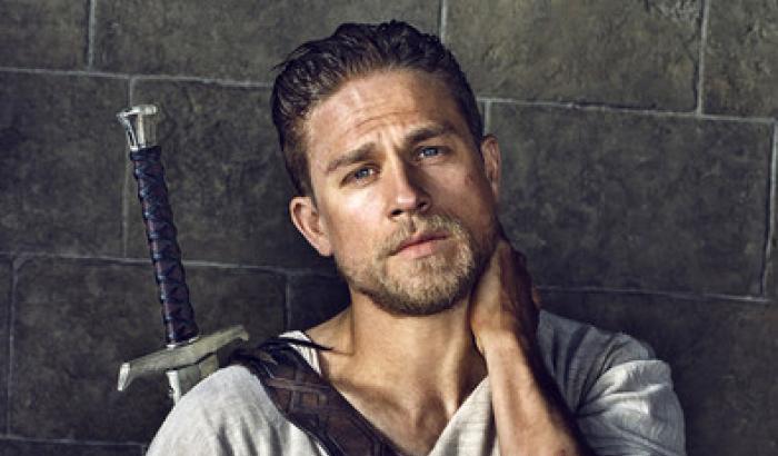 Charlie Hunnam: rifiutare il ruolo di Mister Grey è stato un errore