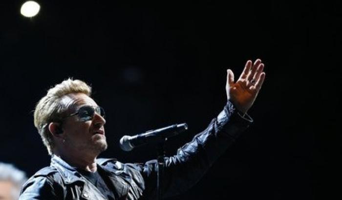 Bono in concerto: stasera siamo tutti parigini