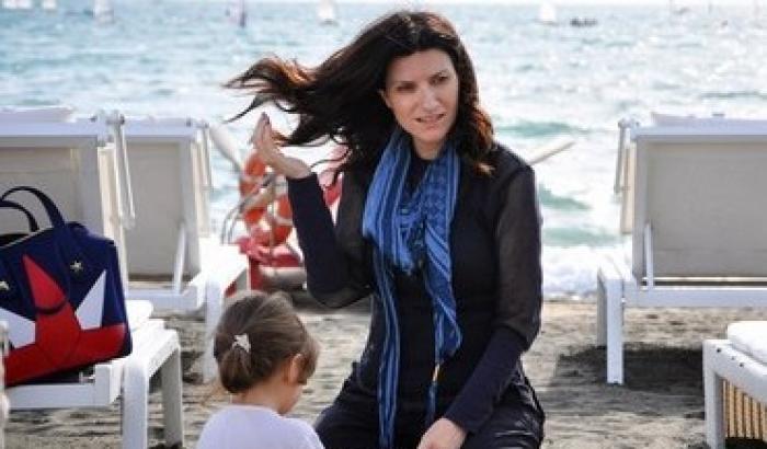 Pausini tra gioia e lacrime. La figlia per la prima volta era a un suo concerto