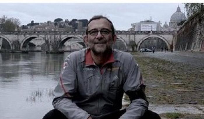 Giachetti "tradito" da Jeeg Robot, Santamaria sul palco del M5s a Roma