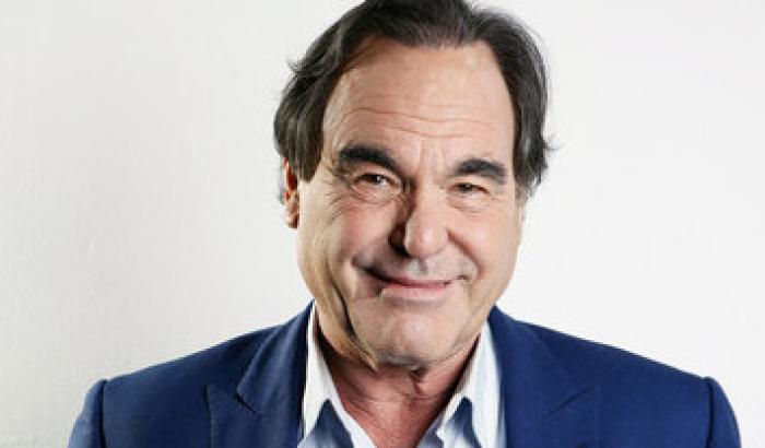 Oliver Stone: "Gli Usa si stanno autodistruggendo"