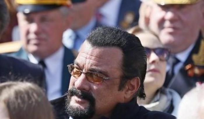 L'attore Steven Seagal diventa cittadino russo grazie all'amico Putin