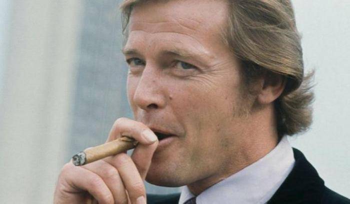 Ricordando Roger Moore, 007 con ironia