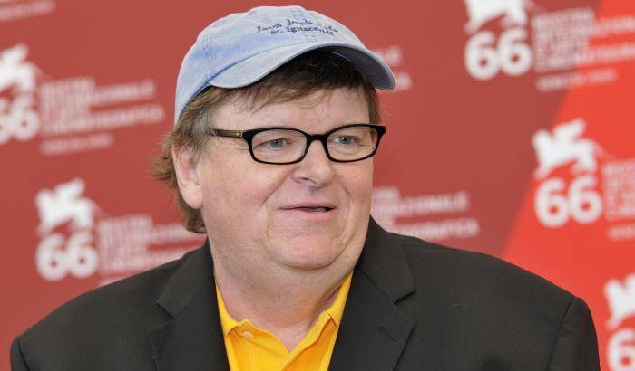 Michael Moore a Broadway per uno spettacolo contro Trump: teme la satira