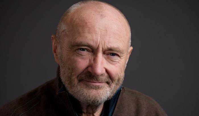 Brutto incidente per Phil Collins, annullato il tour "Not Dead Yet"
