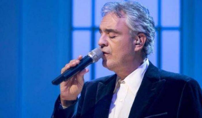 Bocelli cade da cavallo: portato in elicottero in ospedale