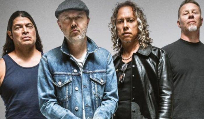 I Metallica suonano "Don't Look Back in Anger": ogni tragedia ha un canto di riscossa