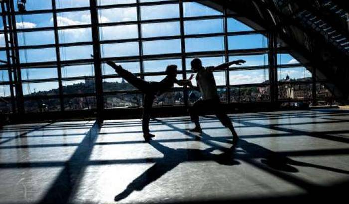 Ha licenziato una ballerina perché era incinta: condannato direttore del balletto dell'opera di Lione
