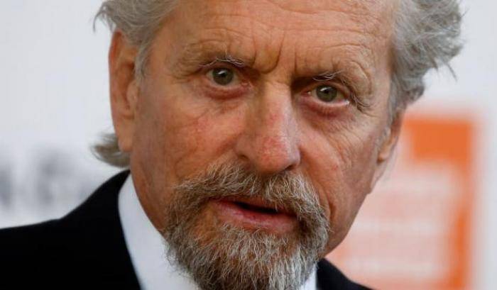 Anche Michael Douglas accusato di molestie: si masturbò davanti a una dipendente