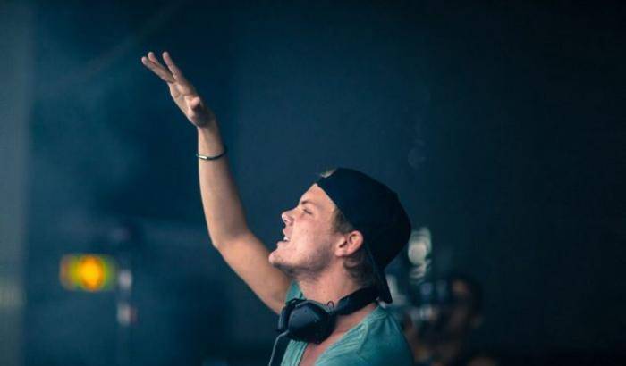 Avicii, la famiglia rompe il silenzio: "non poteva più andare avanti, voleva solo trovare pace"