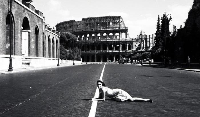 Paola Pitagora e amici fanno rivivere i ribelli anni '60 di Roma