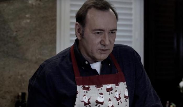 Kevin Spacey risponde alle accuse in stile House of Cards: "mai giocato secondo le regole. E vi piaceva"