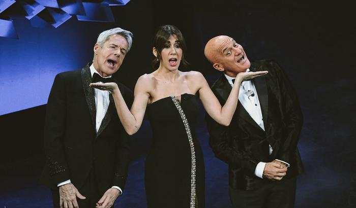 Ascolti mai così bassi da due anni per Sanremo: lo share si ferma al 49,5%