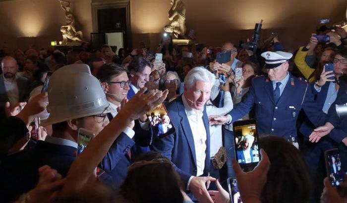 Richard Gere sul massacro dei curdi: "Da americano mi vergogno di Trump"