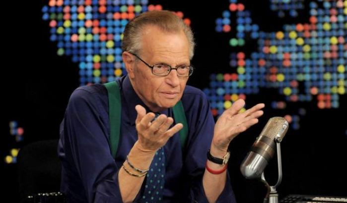 Morto il giornalista-star Larry King. Aveva il Covid