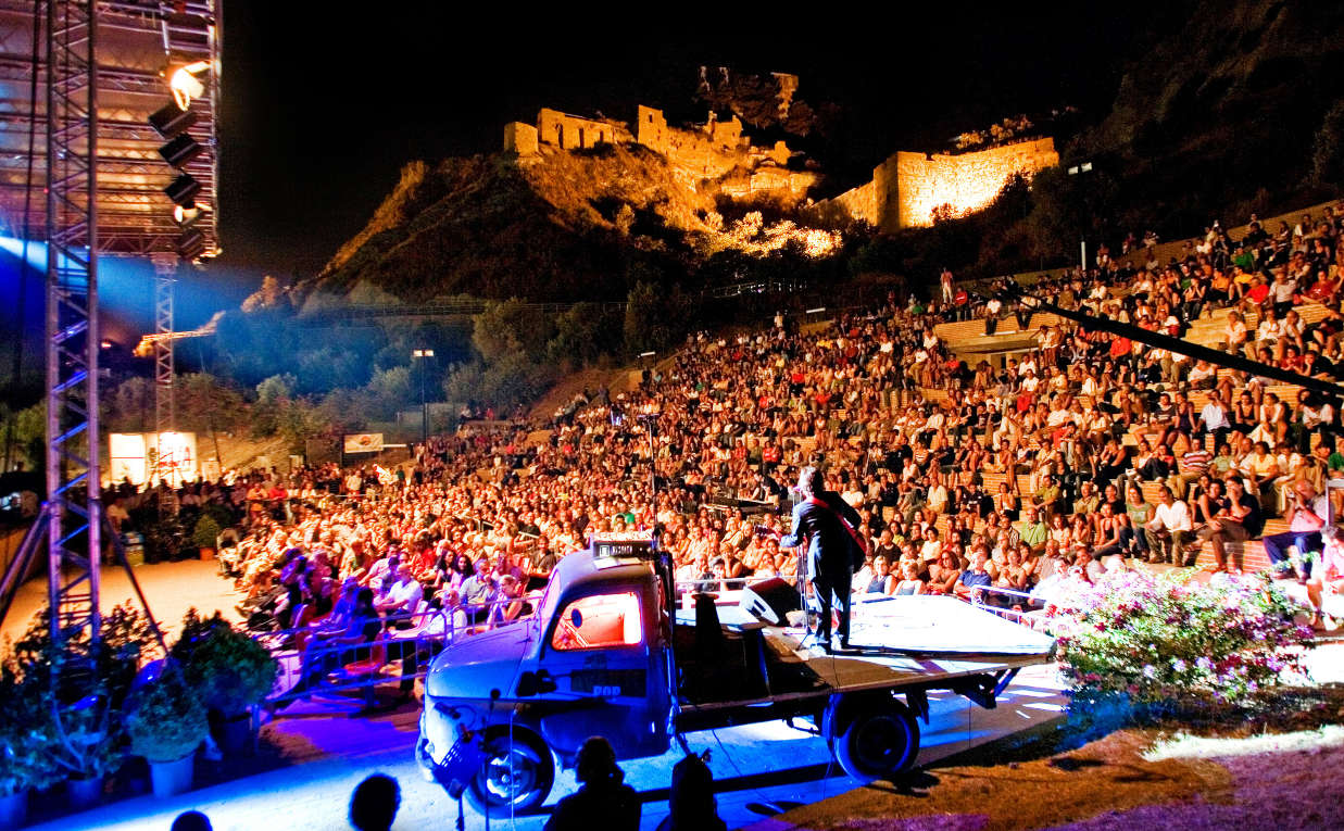 Roccella Jazz: 44 anni di melodie e polemiche sotto il sole della Calabria