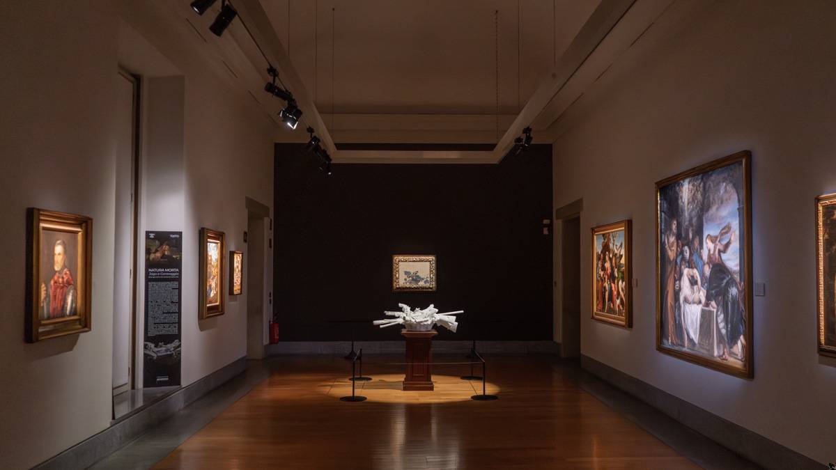 Jago, l'arte di denuncia in dialogo con Caravaggio