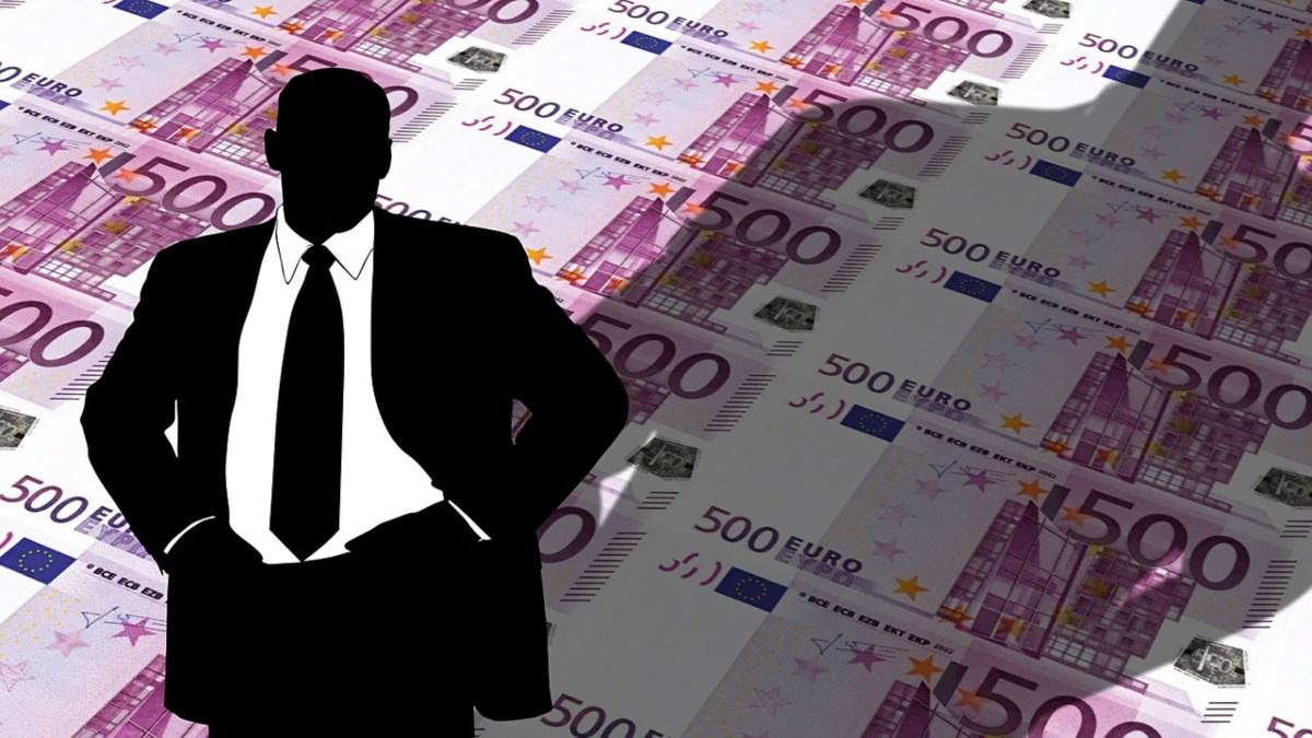 BeFunky-photo L'Italia continua a peggiorare nell'indice di percezione della corruzione