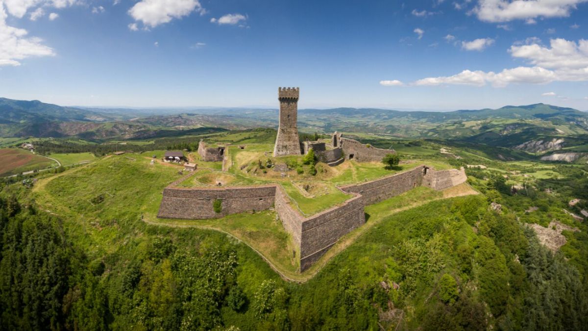 la-fortezza-volo-duccello (1) La Posta Letteraria torna a Radicofani: libri, incontri e grandi ospiti nel cuore della Val D'Orcia