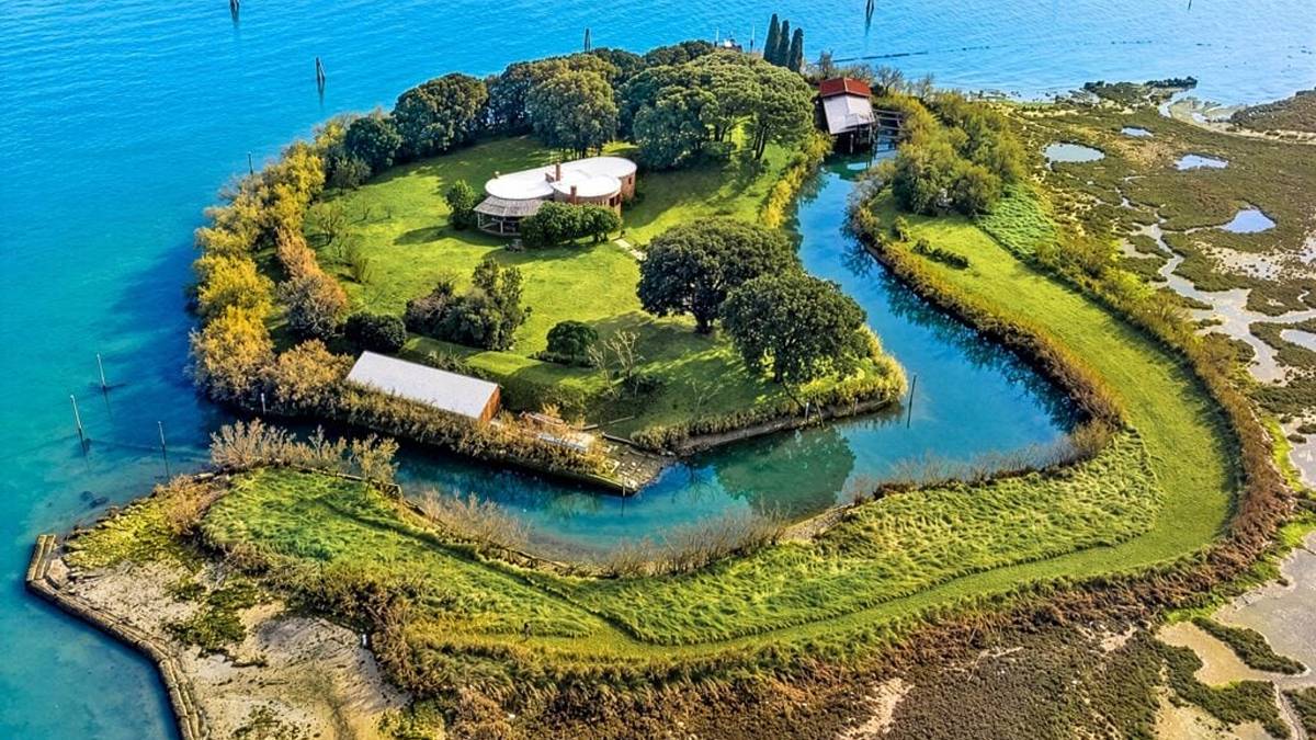 Vendere un'isola è facile. Vendere il suo significato un po' meno